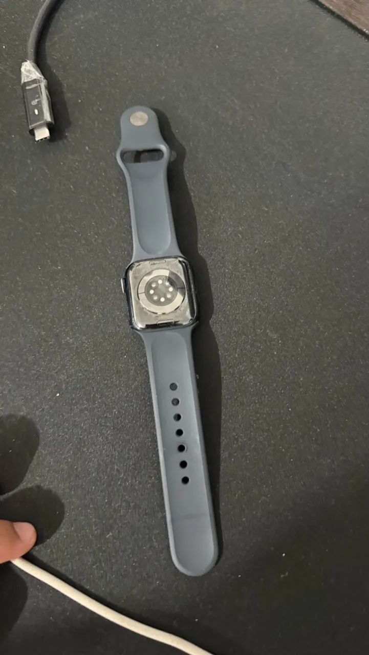 Apple Watch Series 7 GPS com pulseira e carregador - Foto 2