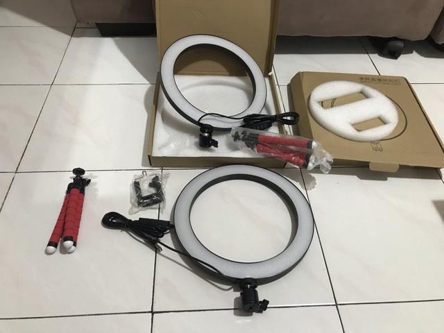 Anel de luz flash com três velocidades ideal pra fazer maquiagem Grátis tripe - Foto 6