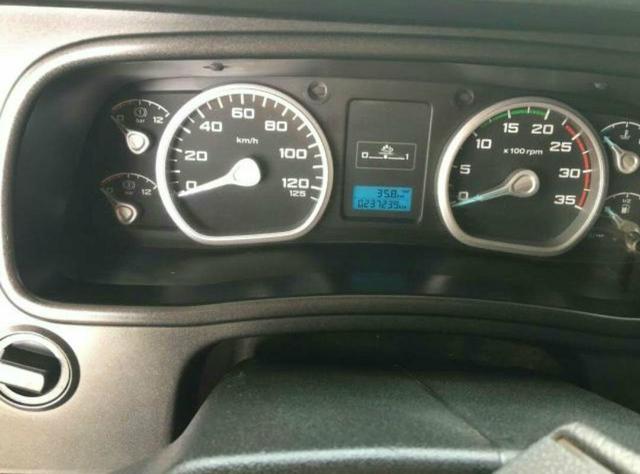 Ford Cargo 816 baú - Foto 2