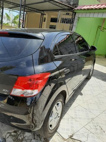 Vendo ônix 2018 já financiado - Foto 4