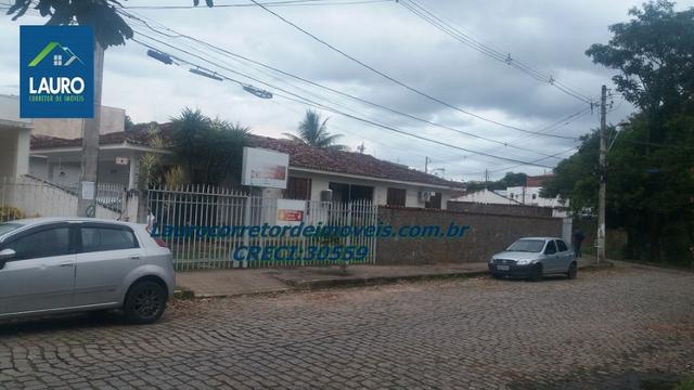 Casa com 5 qtos (sendo 02 suítes) no Centro - Foto 3