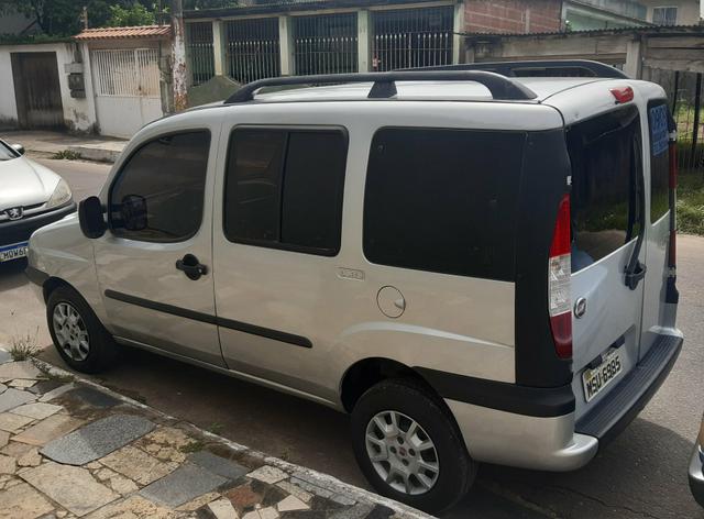 Doblo ELX 1.8 Flex direção hidráulica e trava 2009/09