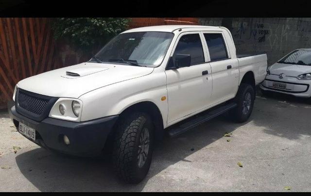 Mitsubishi L200 2.5 GL Cab. Dupla 4x4 4P