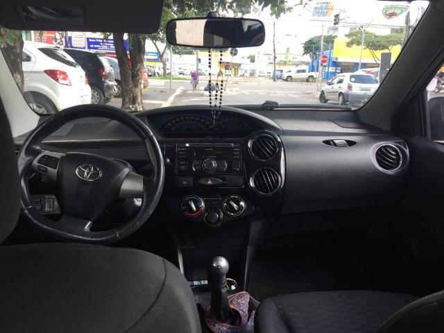 Toyota Etios 1.5 Sedã super conservado - Foto 5