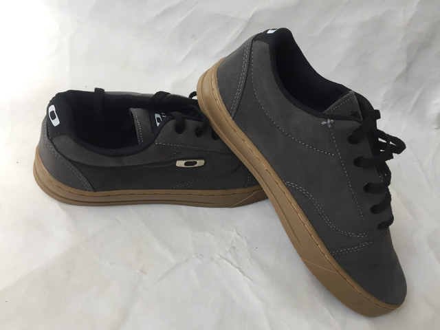 sapatenis masculino oakley