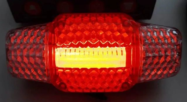 Lanterna Led vermelho e Amarelo Sinalizador Traseira Recarregável Bicicleta - Foto 3
