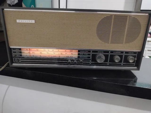 Rádio Philips antigo , impecável. Só am