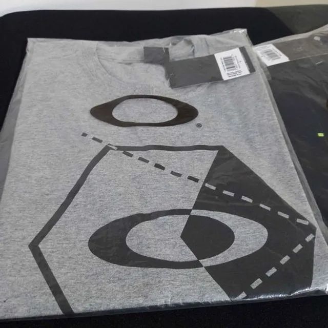 Camiseta Oakley - Roupas - Jardim Guarujá, São Paulo 1255436556