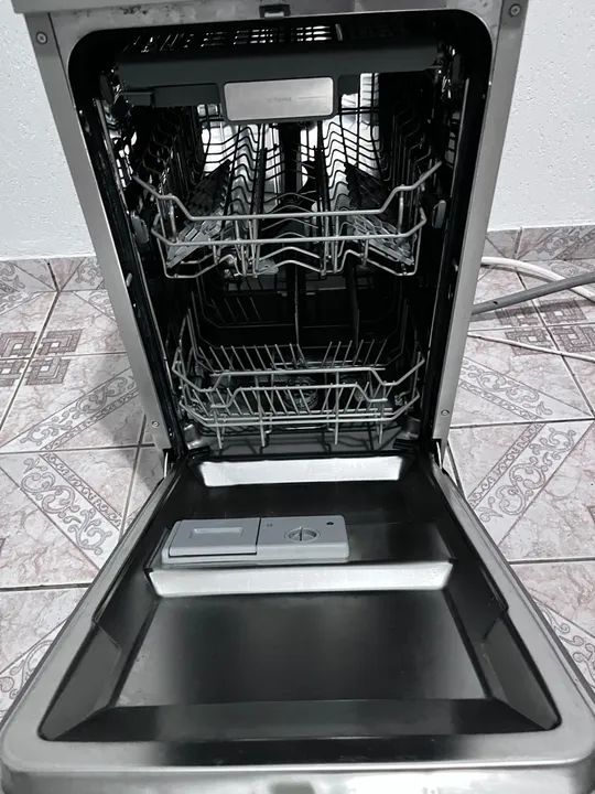 Lava-Louças em ótimo estado 10 serviços 