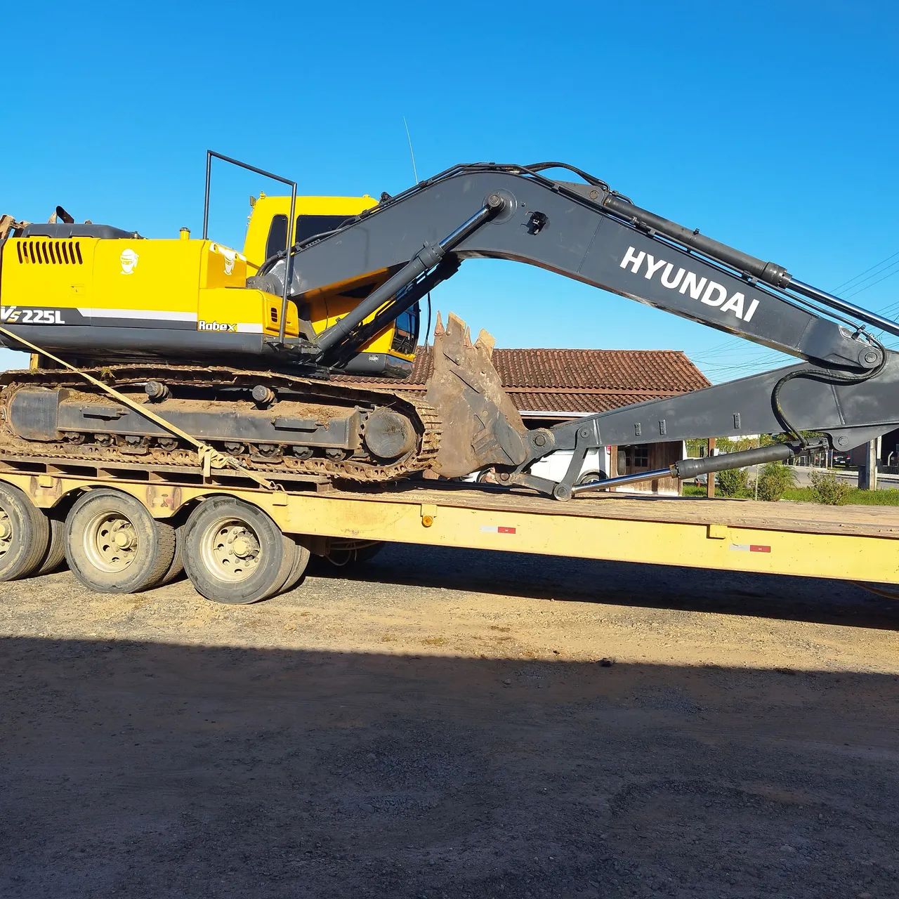 Escavadeira hiunday troca apartamento ou camionete