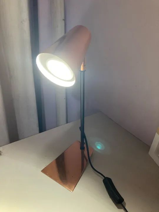 Luminária de mesa moderna industrial rosé