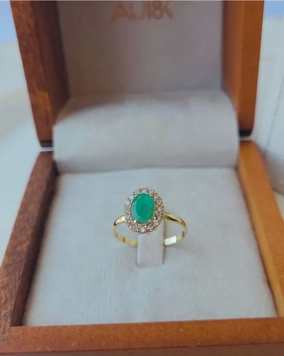 Anel Personalizado de Esmeralda em Ouro 18k - Foto 2