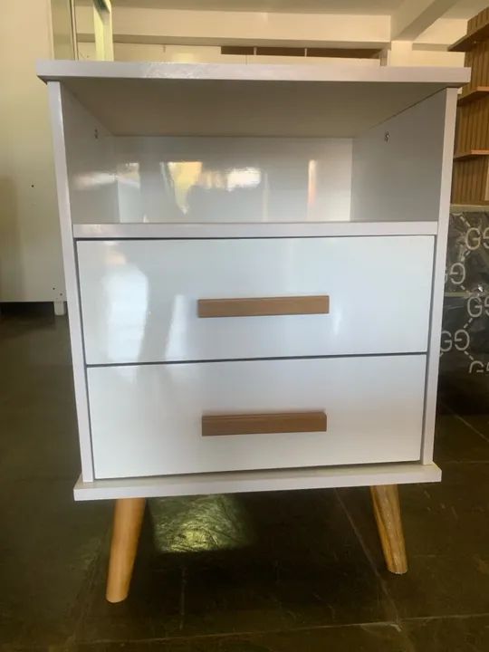 MESA DE CABECEIRA R$ 250,00