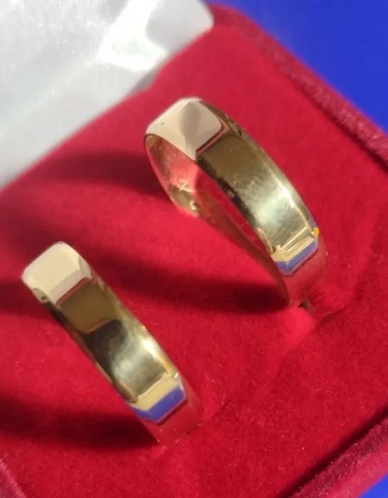 Alianças Peso 4.60 Gramas 4 mm Larga Noivado Casamento Ouro 18 kilates