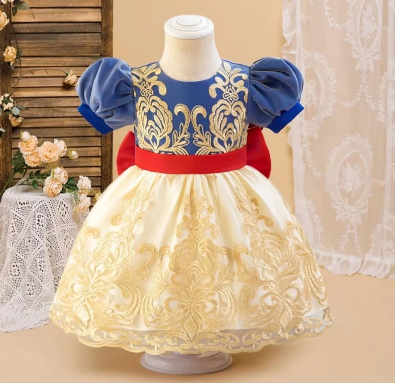 Vestido Infantil Luxo Princesa ano Novo branca de neve