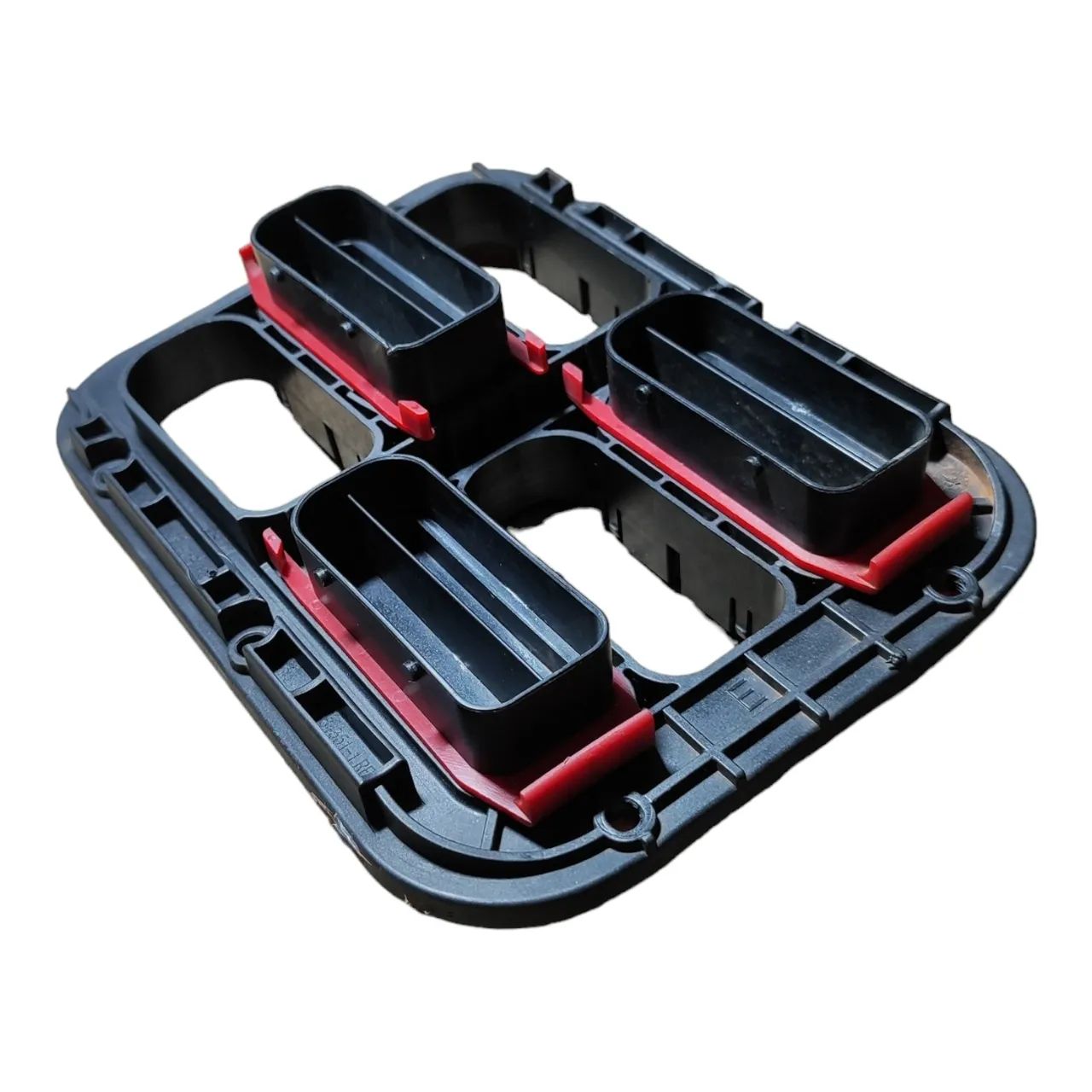 Caixa Suporte Passagem Chicotes Cabine Original Tector  E724