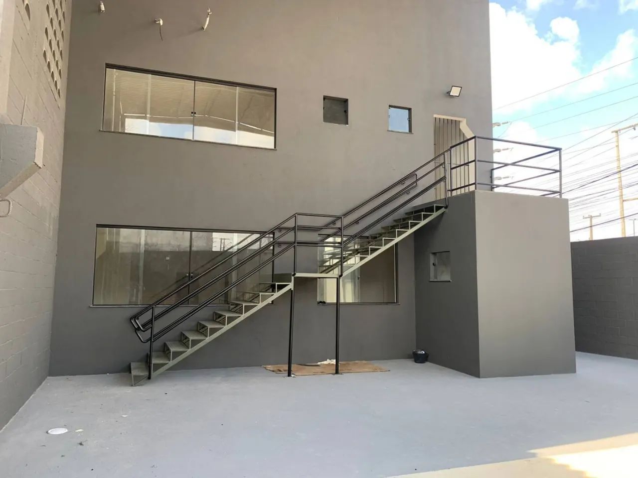 Prédio Comercial a Venda 600m² em Três Pavimentos Na Avenida Oswaldo Aranha. - Foto 3