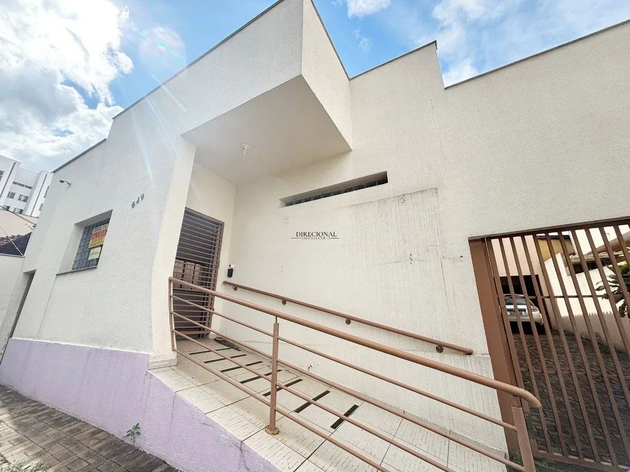 Casa Comercial ZR4 | Localização Estratégica - Foto 2