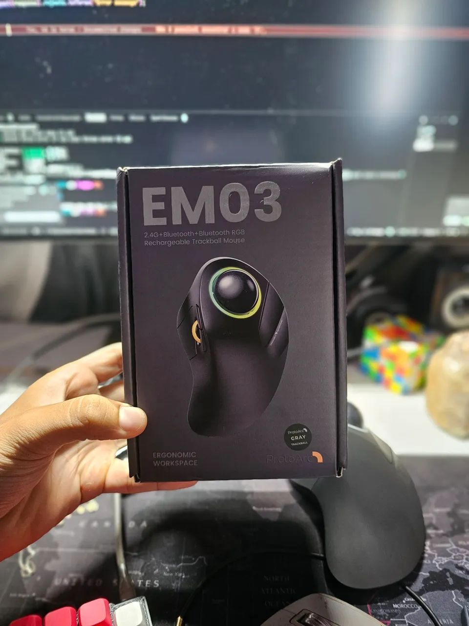 Mouse Trackball EMO3 ProtoArc - 2.4G+Bluetooth+Bluetooth RGB - Novo