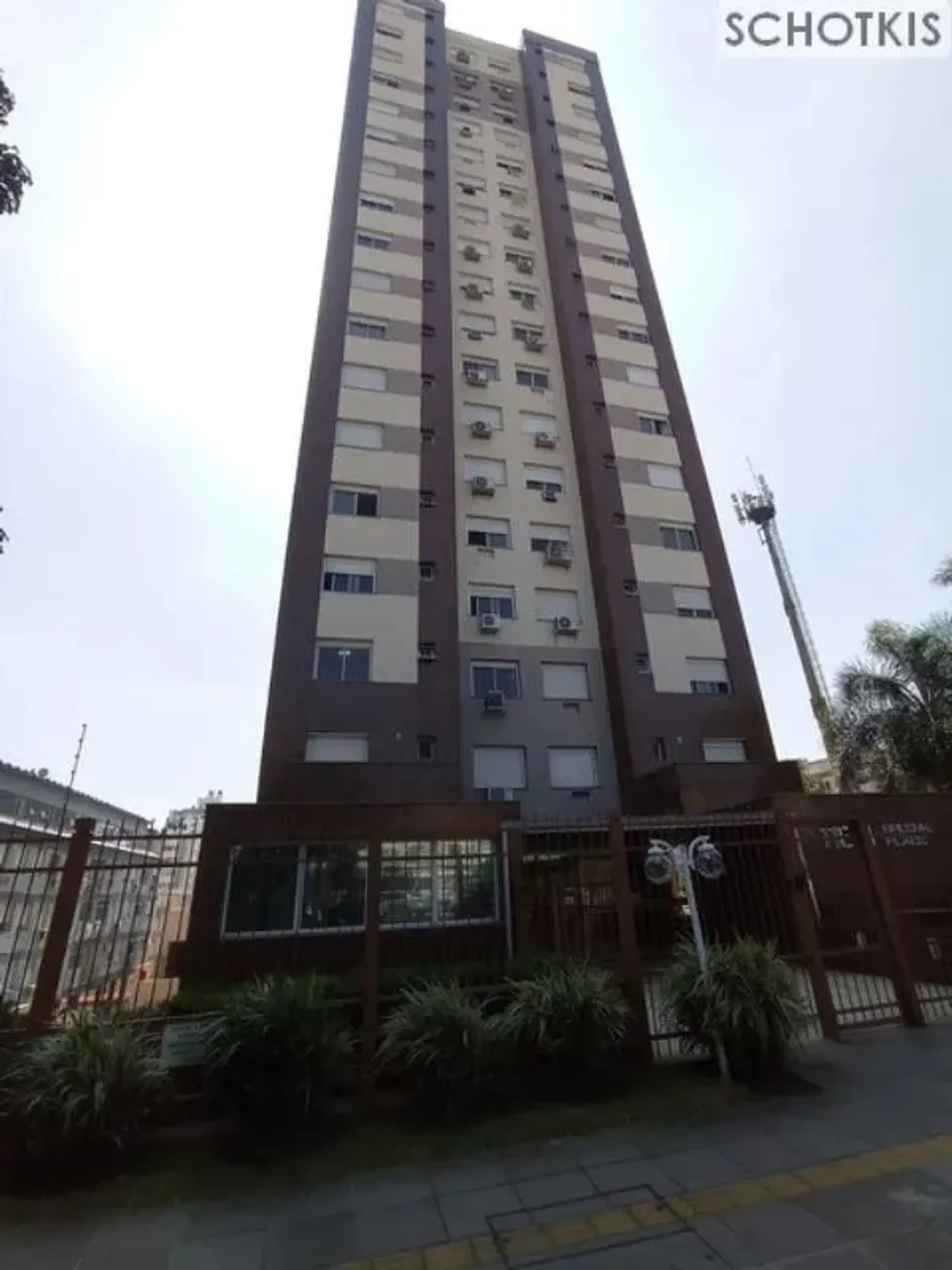 IMOBILIÁRIA SCHOTKIS VENDE EXCELENTE APARTAMENTO DE 03 DORMITÓRIOS, ÚNICO NO BAIRRO, EM PL