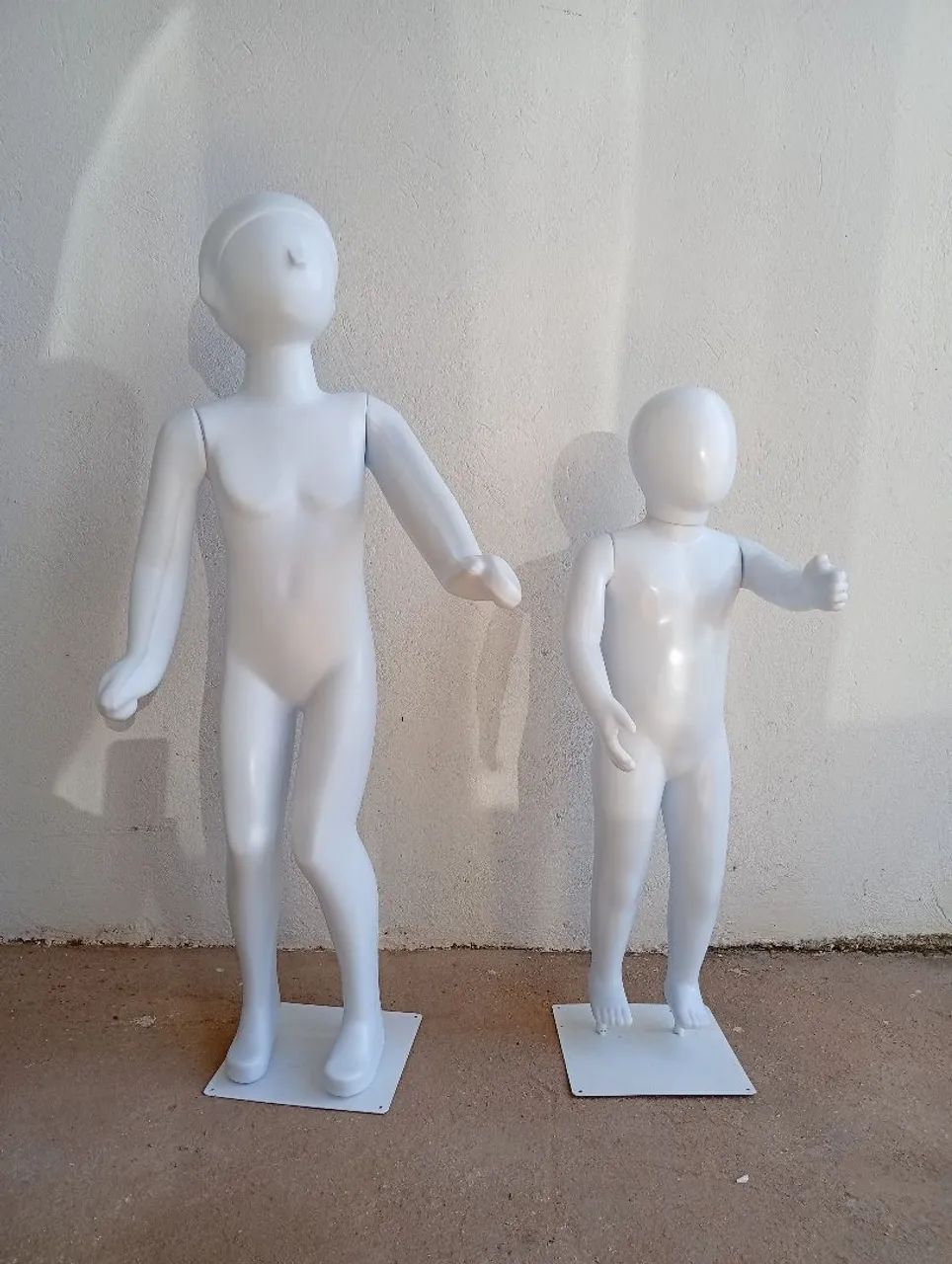 Manequins infantis brancos para loja
