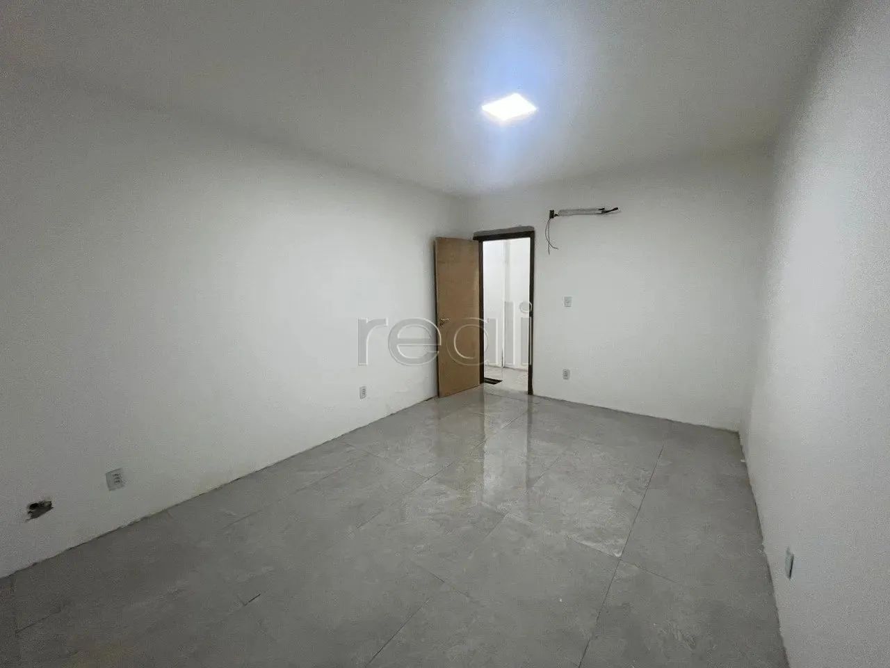 Prédio Comercial com Estrutura Ampla - Frente ao Colégio Militar - Foto 3