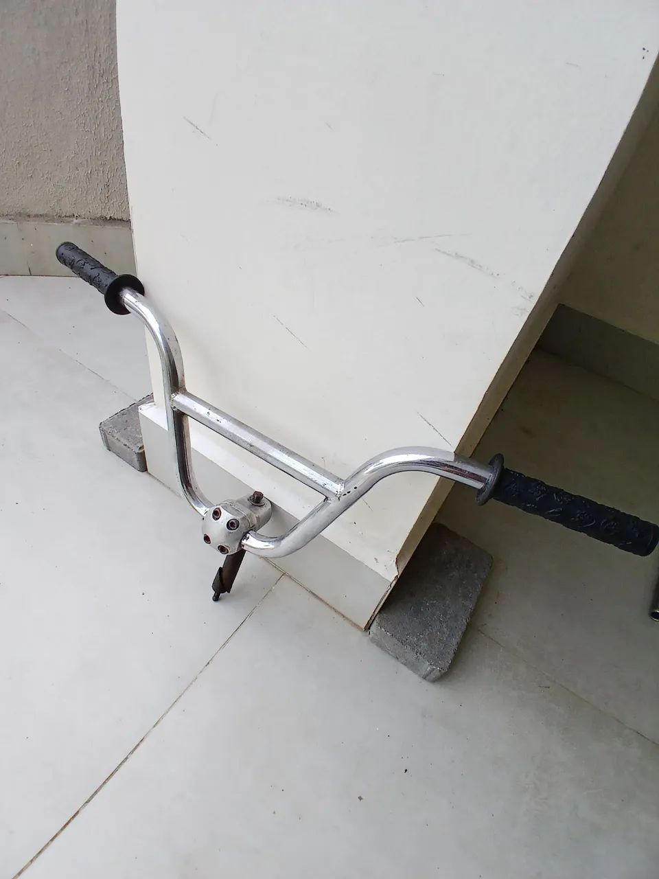 Guidão bmx mongoose completo