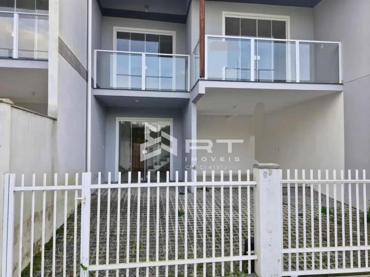 Sobrado à venda em Blumenau no bairro Badenfurt com 02 Suítes