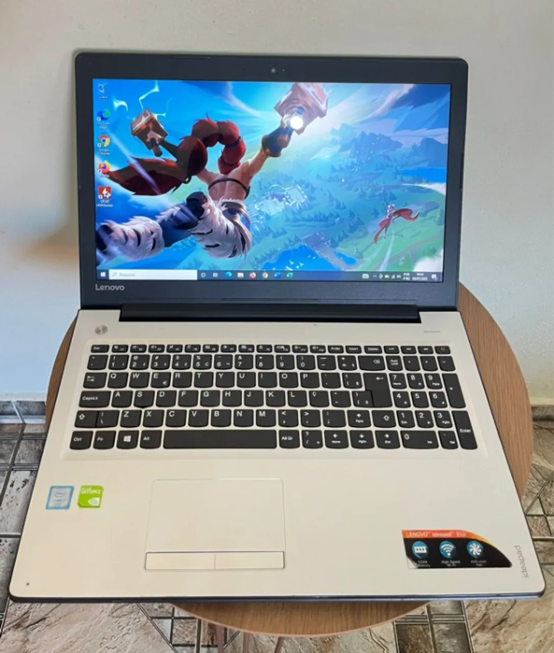 Notebook Lenovo - Core i7 6th gen - Memoria de 12gb - SSD de 240gb - HD de 1 Tera
