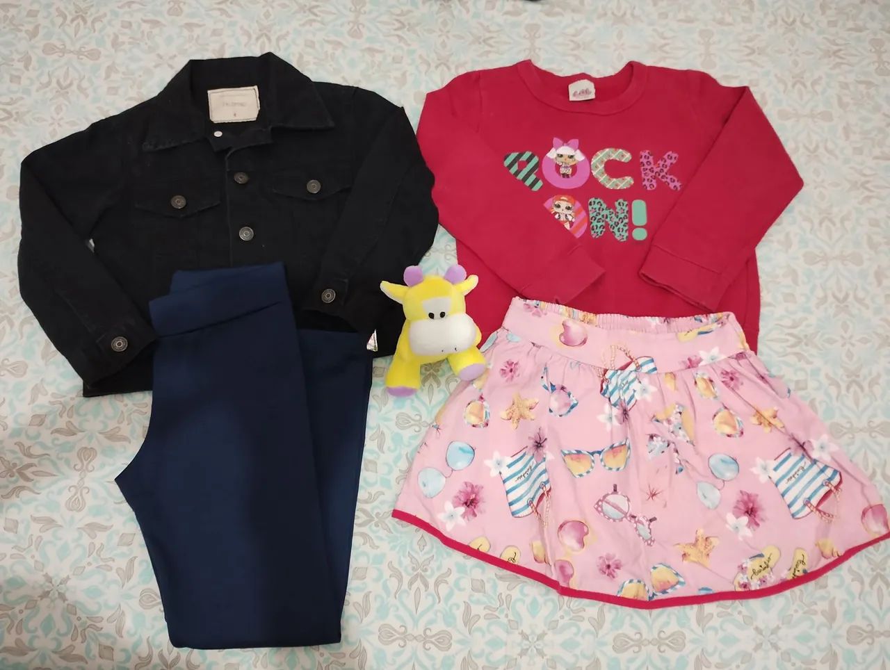 Lote roupas de menina TAM 4 anos 