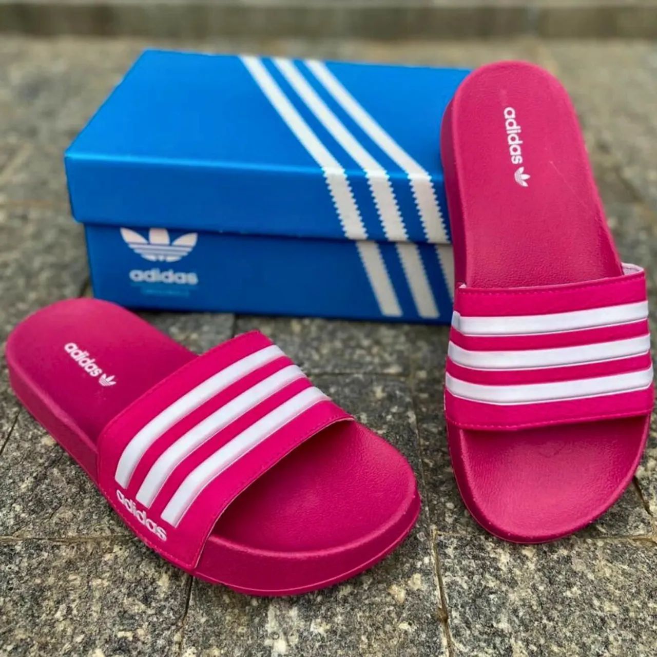 Chinelo Adidas Adilette - Rosa e Branco - Foto 3