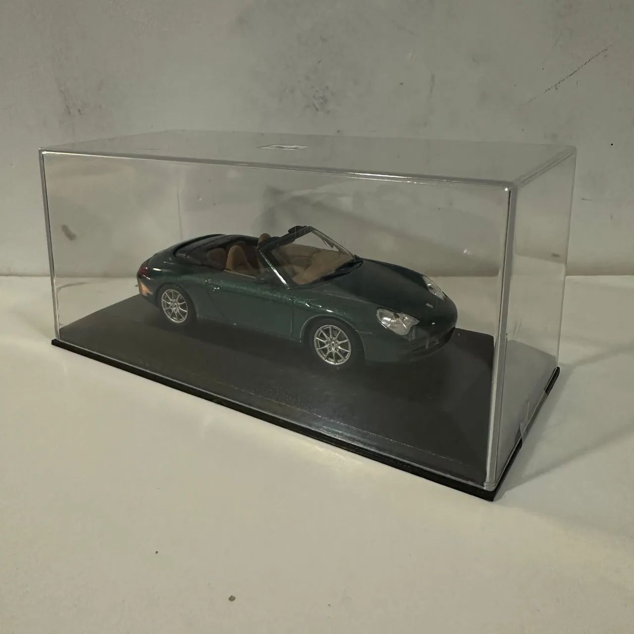 Porsche 911 Cabriolet verde brilho - ed limitada - Escala 1:43 - Foto 2