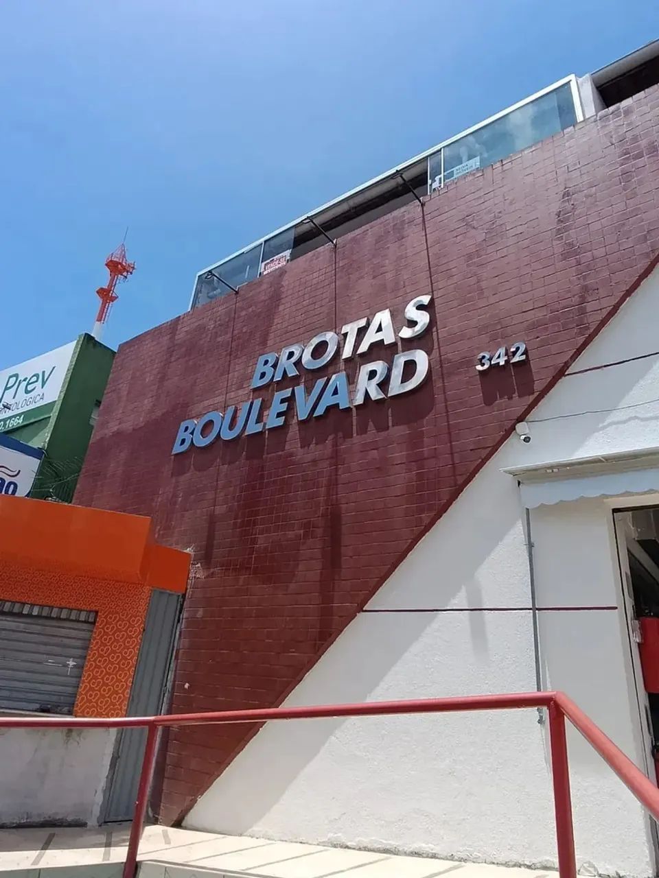 Shopping para venda tem 170 metros quadrados em Brotas - Salvador - BA