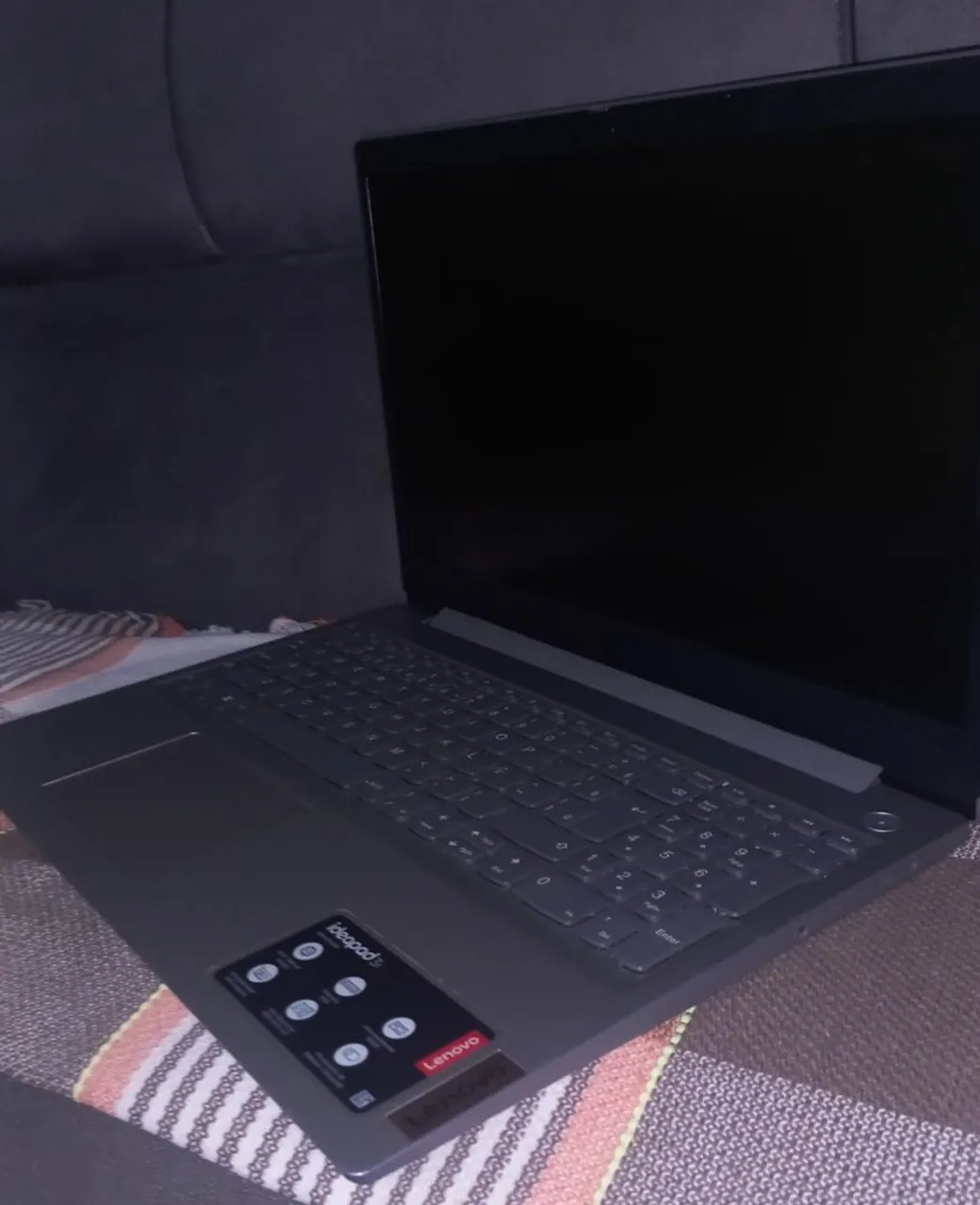 Notebook - Lenovo Ideapad 3i - 82BU0008BR, em perfeito estado. Valor: 1.400