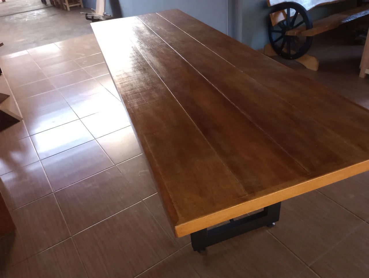 Mesa de Jantar de Madeira Maciça