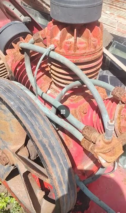 Compressor de ar industrial marca Weyne 3 cilindros 40 pés 350lts - Foto 3