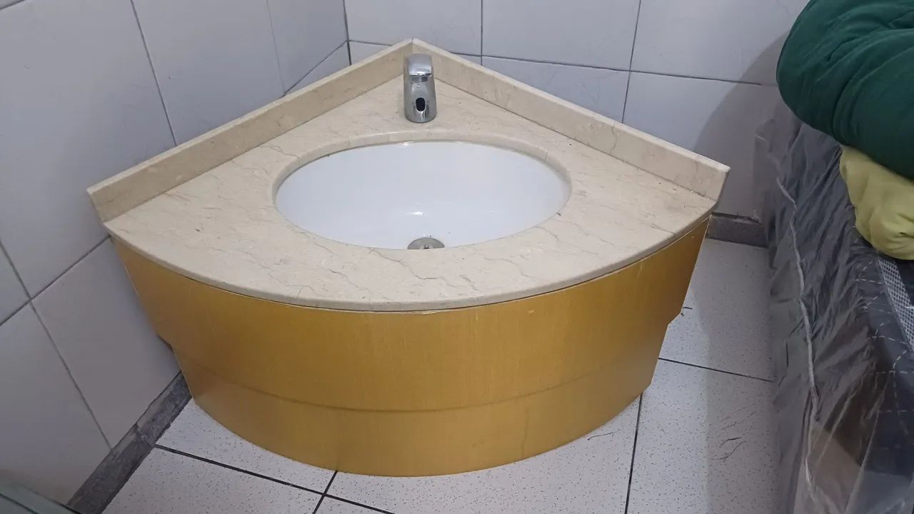 Pia de mármore com Cuba de porcelana e torneira com sensor de água quente  - Foto 2