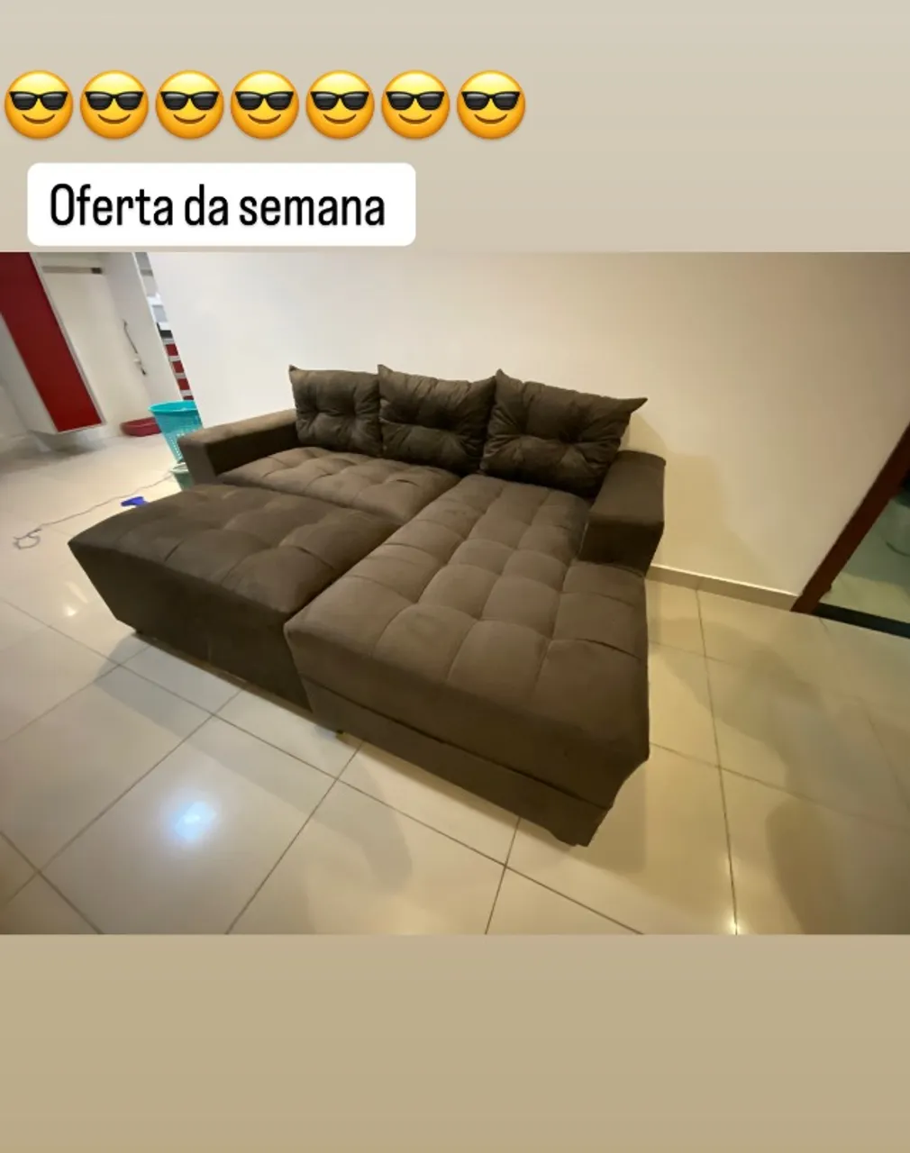 Sofá . Disponível