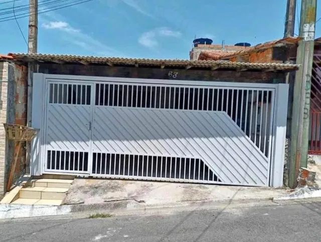 VENDO A CASA DA COMPENSA, ATRÁS DO INSS. - A PRONTA ENTREGA.