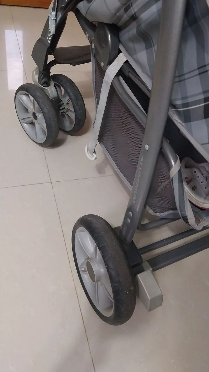 Carrinho bebê com bebê conforto  - Foto 4