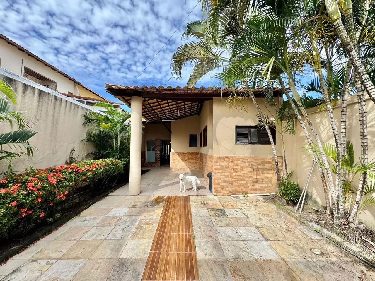 Casa Duplex à venda na Sapiranga terreno 214m² e 4 quartos por R$650.000