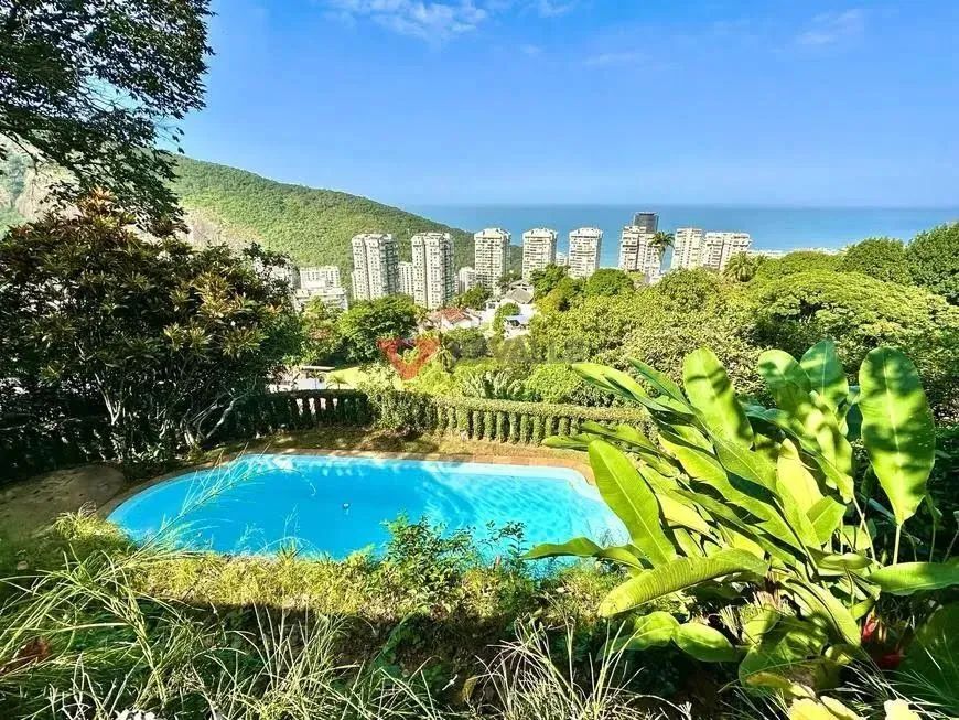 Casa à Venda em São Conrado - 4 Dormitórios e 320m²