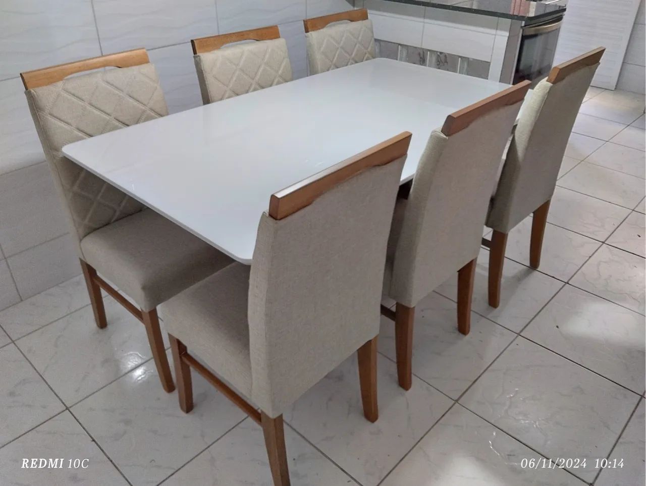 Mesa de jantar nova completa de madeira  - Foto 2