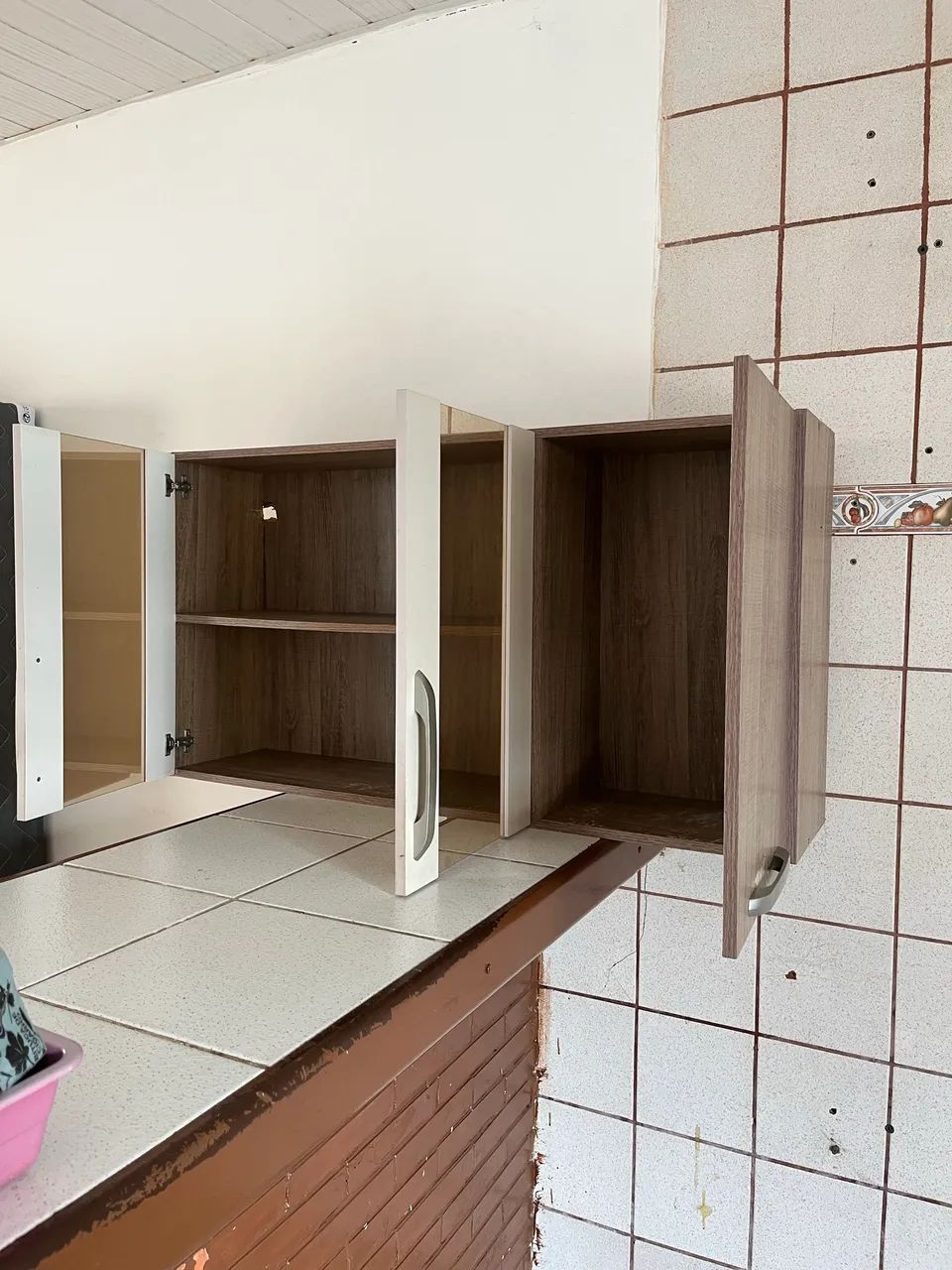 Armário suspenso de parede64352681037826121