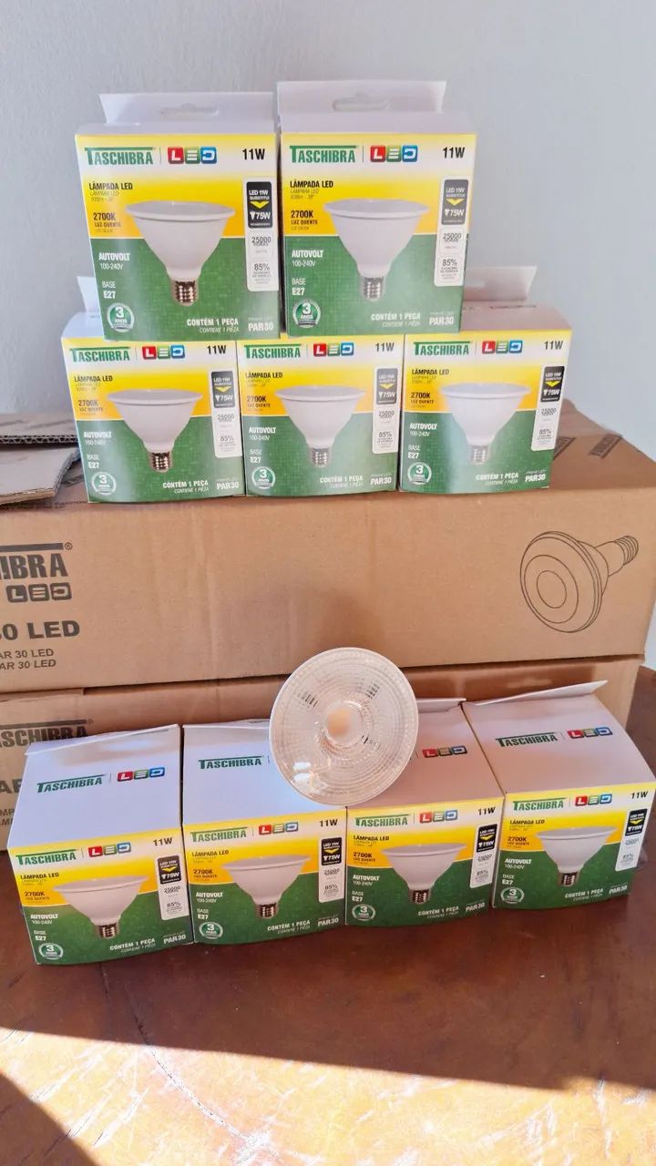 Lâmpadas LED PAR30 11W - 2700K 