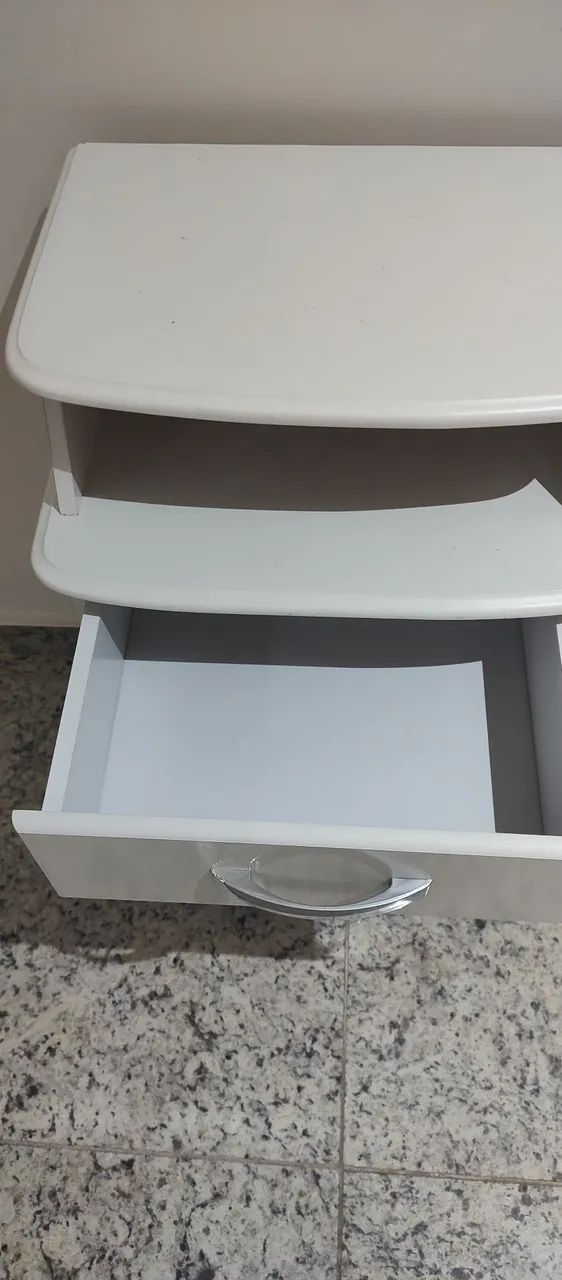 Mesa de cabeceira com 4 gavetas - Foto 4