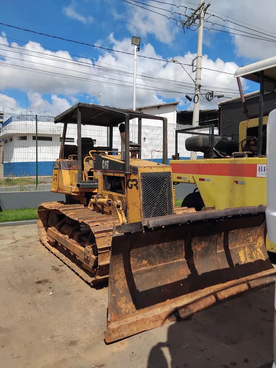 Trator de Esteira Caterpillar D5C - Foto 3