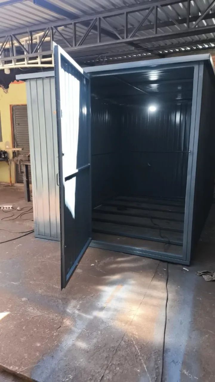 Container 441139936981821445