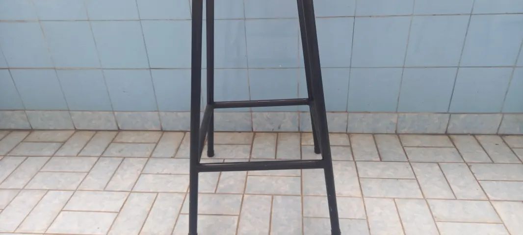 Banco com estrutura de ferro - Foto 2