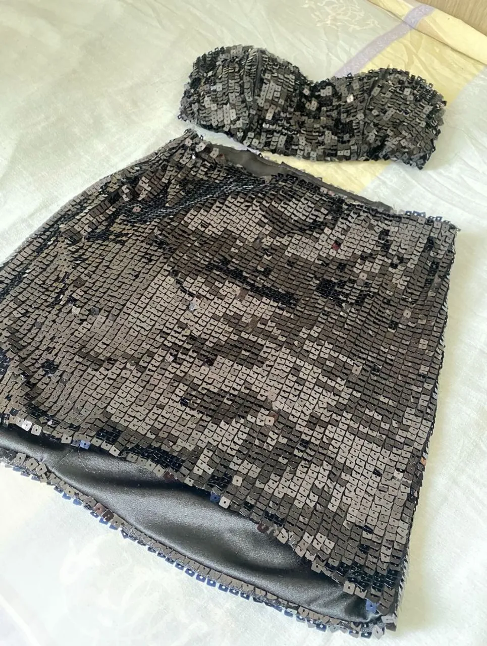 Conjunto de paetês preto